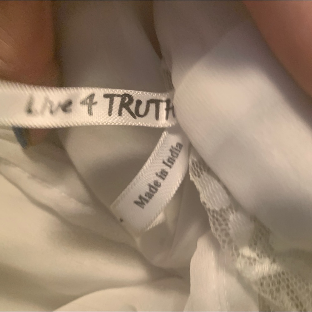 🥰 Live 4 Truth White Sleeveless Lace w/ Necktie - Picture 6 of 15